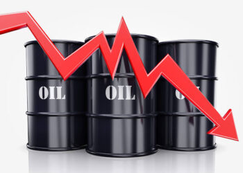 النفط يتراجع.. هدنة أوكرانيا المحتملة تخفف من مخاطر الإمدادات