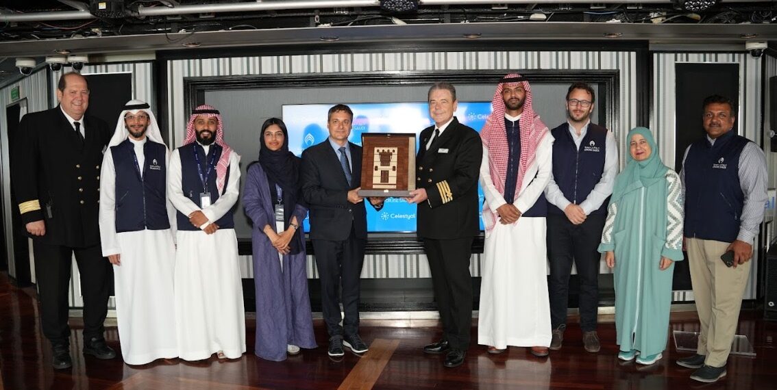 كروز السعودية تستقبل أولى رحلات سيليستيال في جدّة بمراسم تبادل الدروع الترحيبية