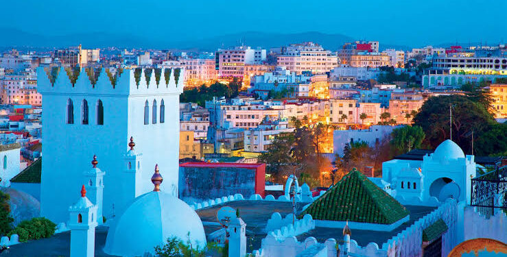  السياحة المغربية تسجل قفزة تاريخية: 12.2 مليار دولار عائدات في 10 أشهر