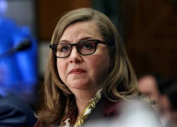 بومان الفيدرالي البنوك بخير.. والتنظيم يجب أن يلاحق “المال غير المصرفي”