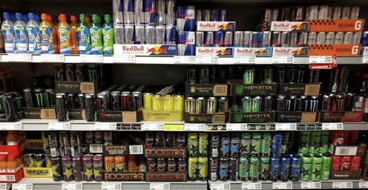 تقرير. المخاطر الصحية لمشروبات الطاقة مع تحليل وضع الاستهلاك في دول الخليج.