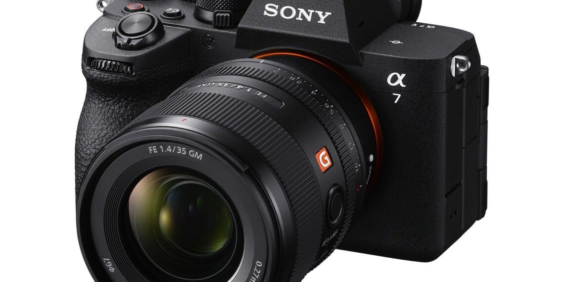 سوني تطلق كاميرا α7 V وعدسة FE 28-70mm OSS II في السعودية مدعومة بالذكاء الاصطناعي