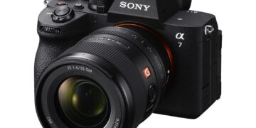 سوني تطلق كاميرا α7 V وعدسة FE 28-70mm OSS II في السعودية مدعومة بالذكاء الاصطناعي
